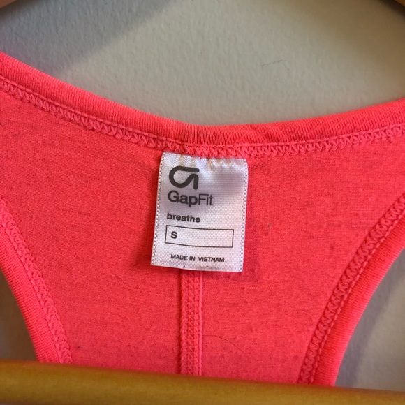 ✨GapFit | Pink Tank Racerback - Small - Picture 3 of 4